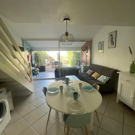 Maisonnette Cosy Piscine Parking