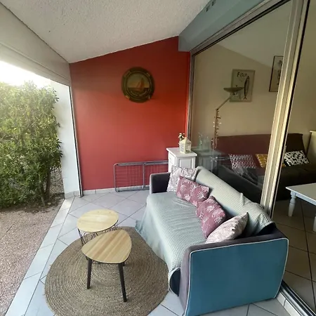 Maisonnette Cosy Piscine Parking Apartment